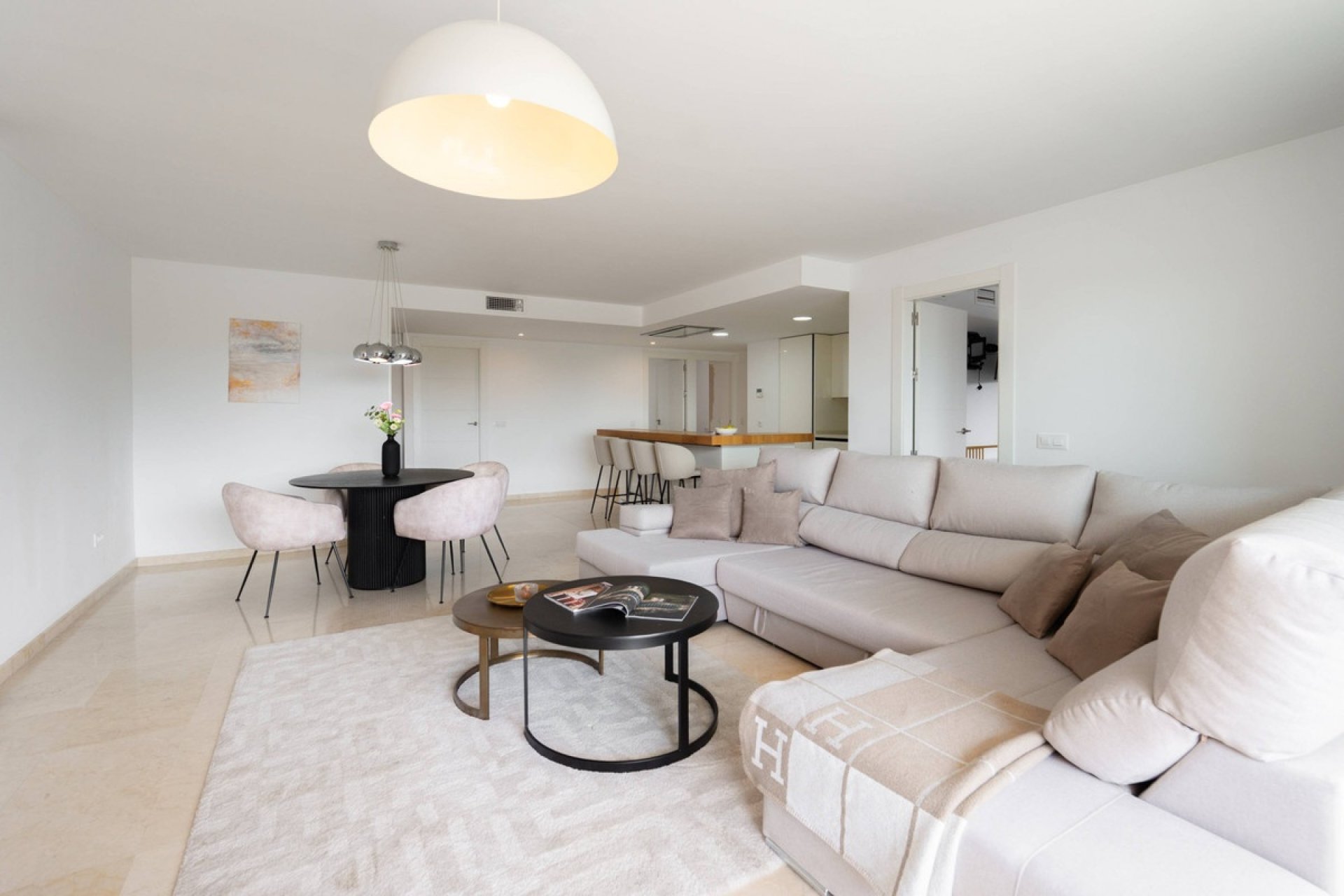 Resale - apartment - Marbella - Nueva Andalucía