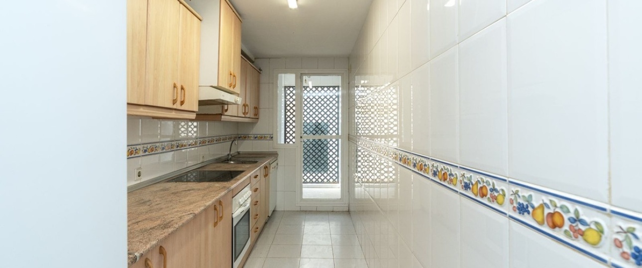 Resale - apartment - Marbella - Nueva Andalucía