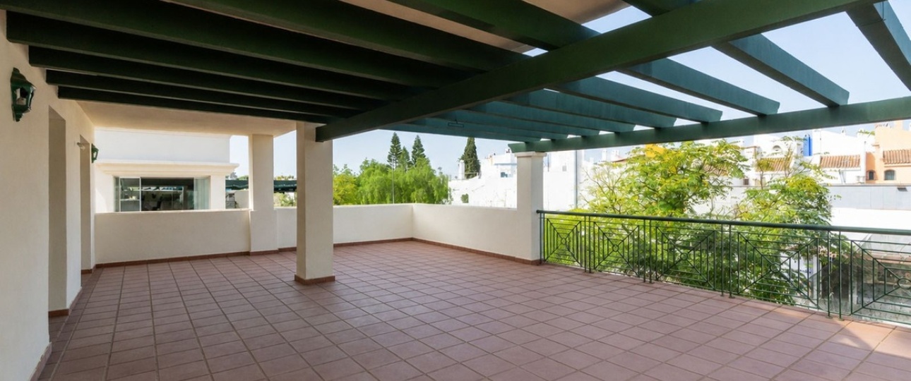 Resale - apartment - Marbella - Nueva Andalucía