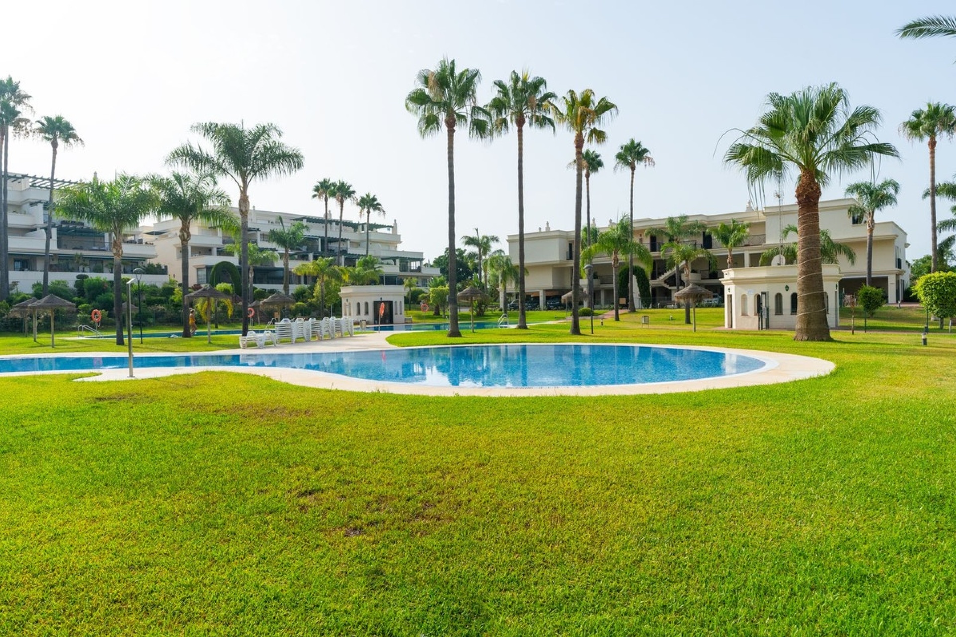 Resale - apartment - Marbella - Nueva Andalucía