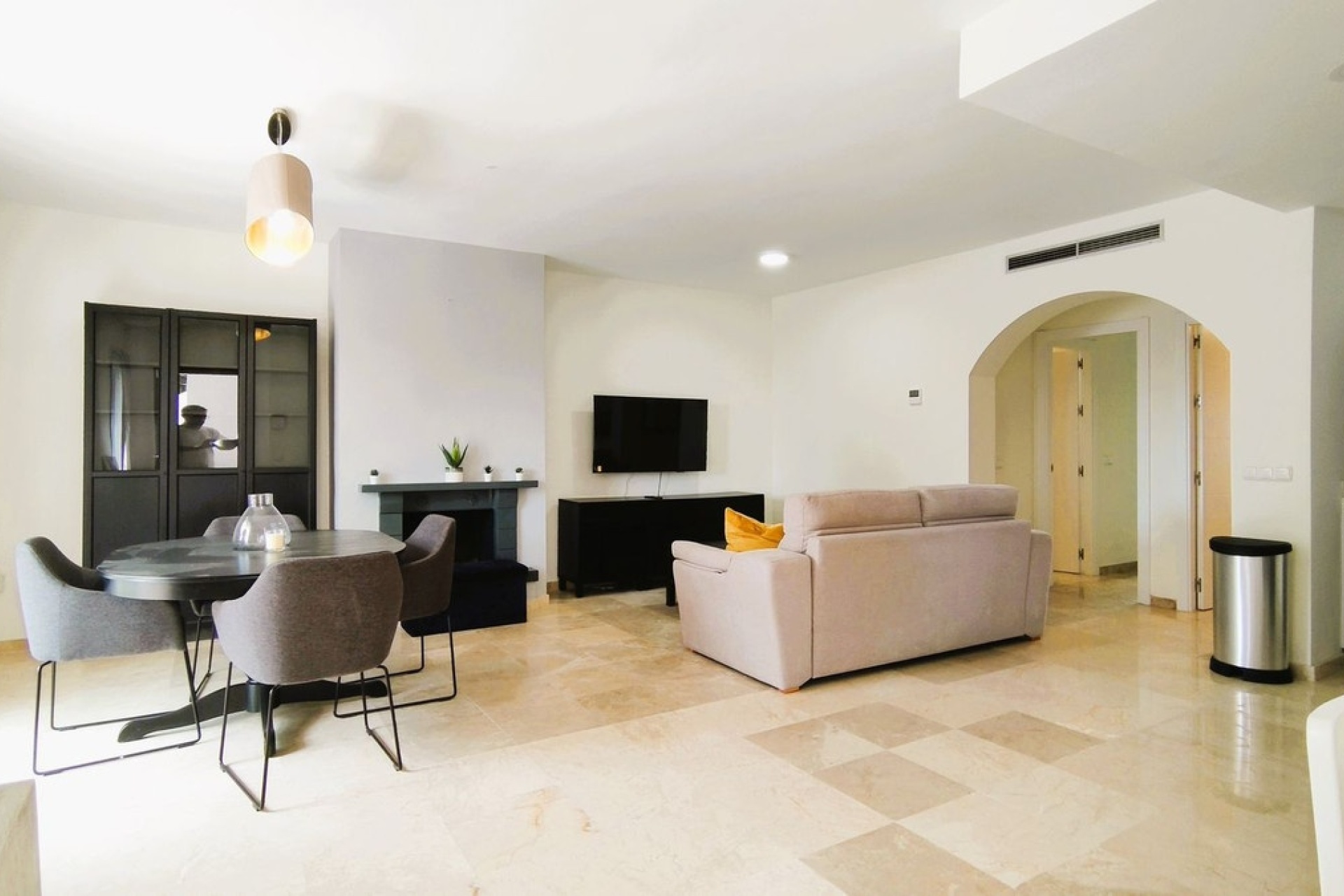 Resale - apartment - Marbella - Nueva Andalucía