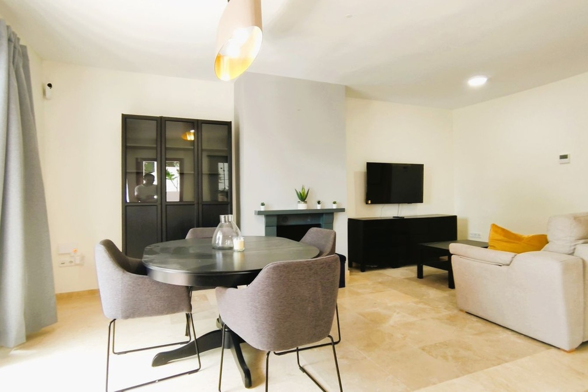 Resale - apartment - Marbella - Nueva Andalucía
