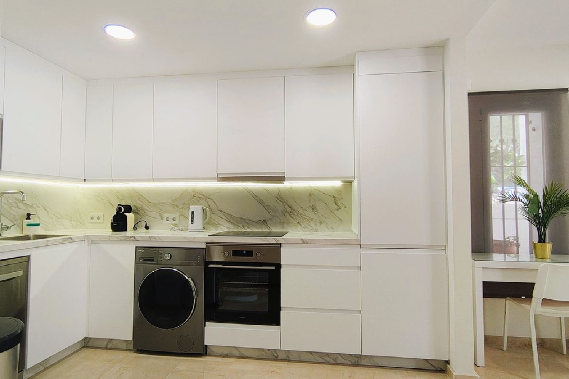 Resale - apartment - Marbella - Nueva Andalucía