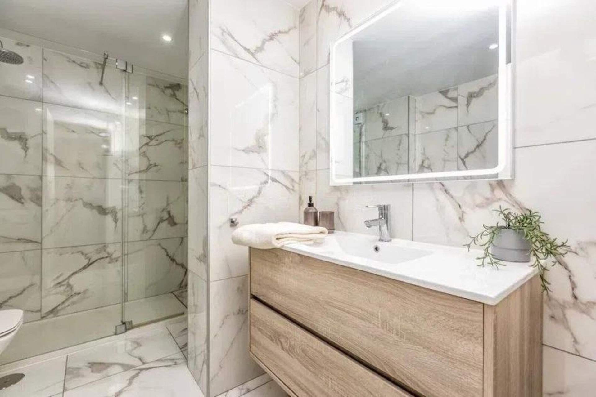 Resale - apartment - Marbella - Nueva Andalucía