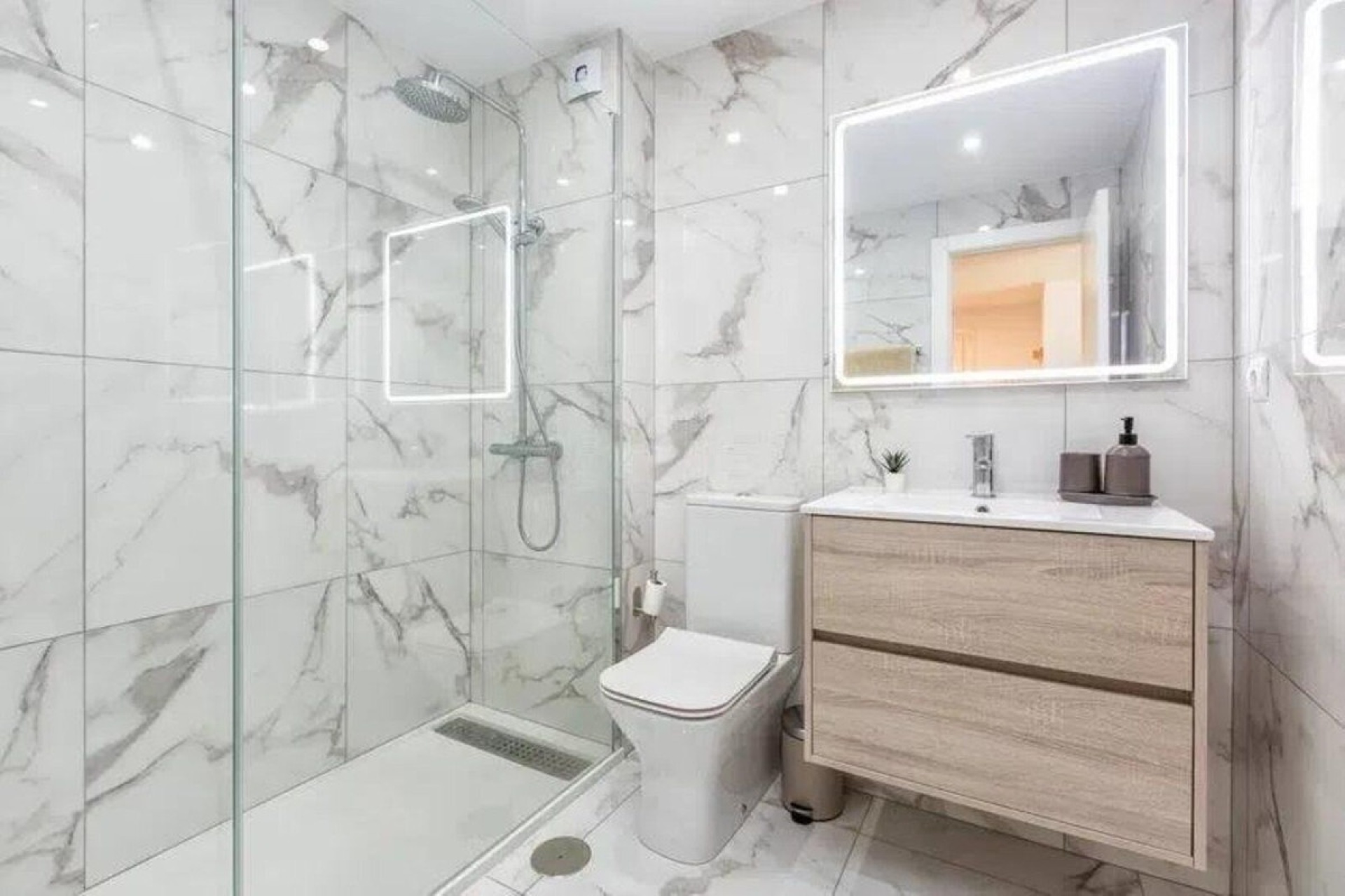 Resale - apartment - Marbella - Nueva Andalucía
