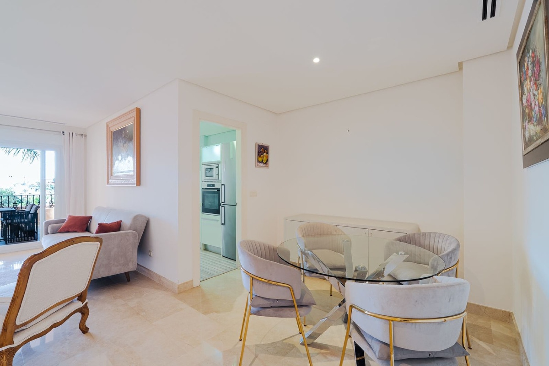 Resale - apartment - Marbella - Nueva Andalucía