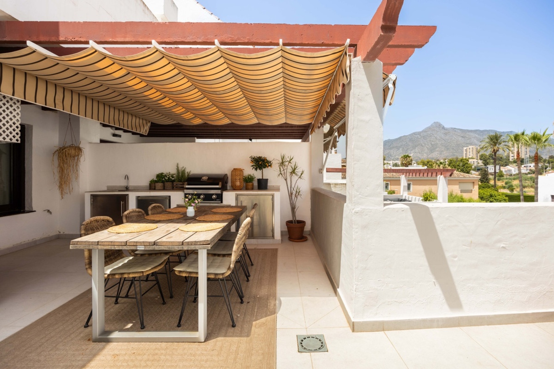 Resale - apartment - Marbella - Nueva Andalucía