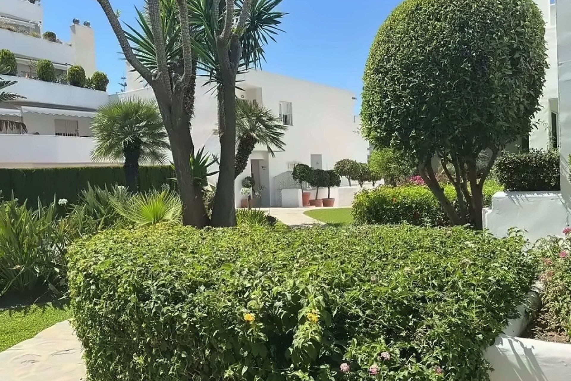 Resale - apartment - Marbella - Nueva Andalucía