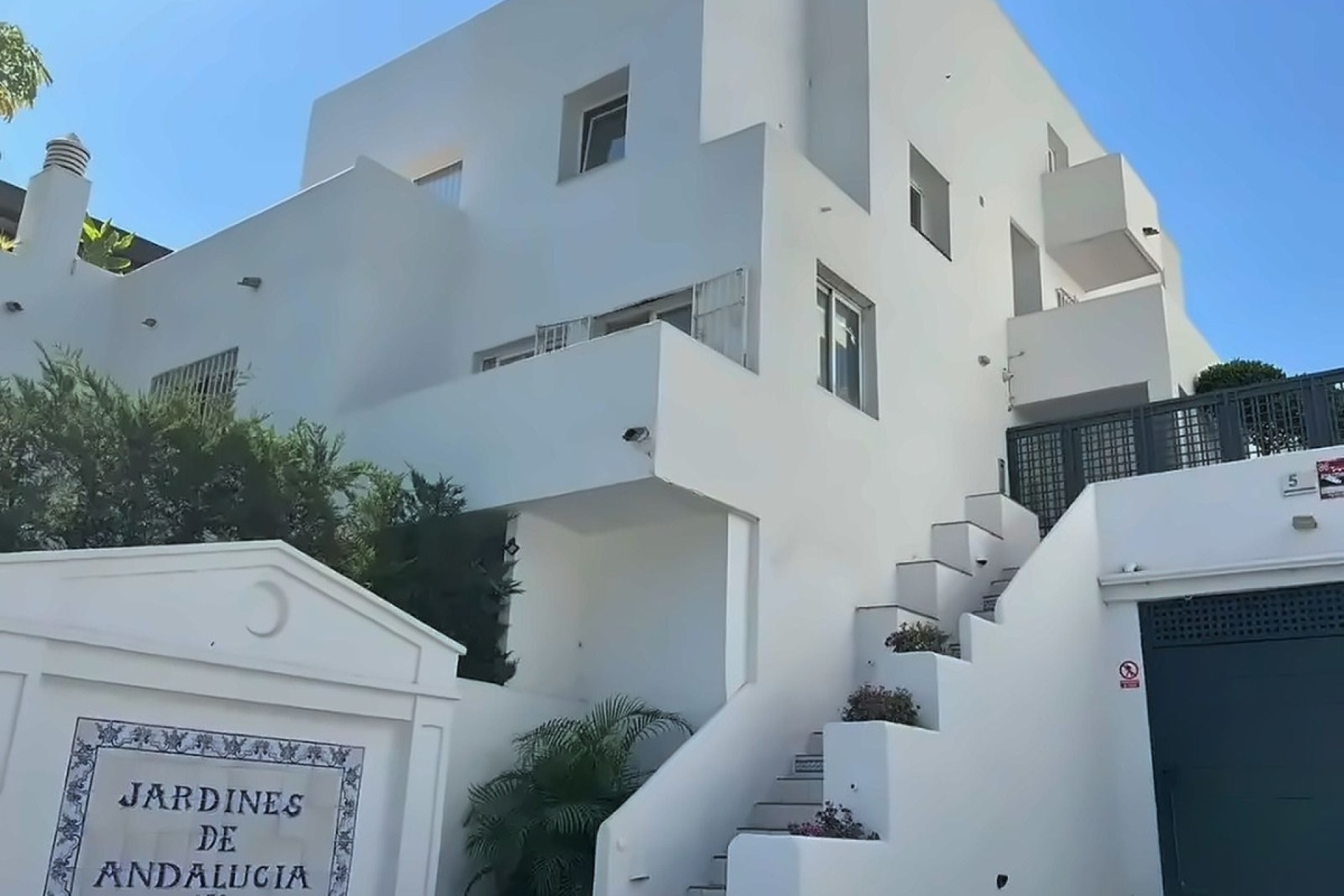 Resale - apartment - Marbella - Nueva Andalucía