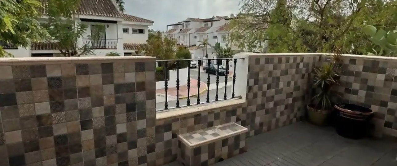 Resale - apartment - Marbella - Nueva Andalucía