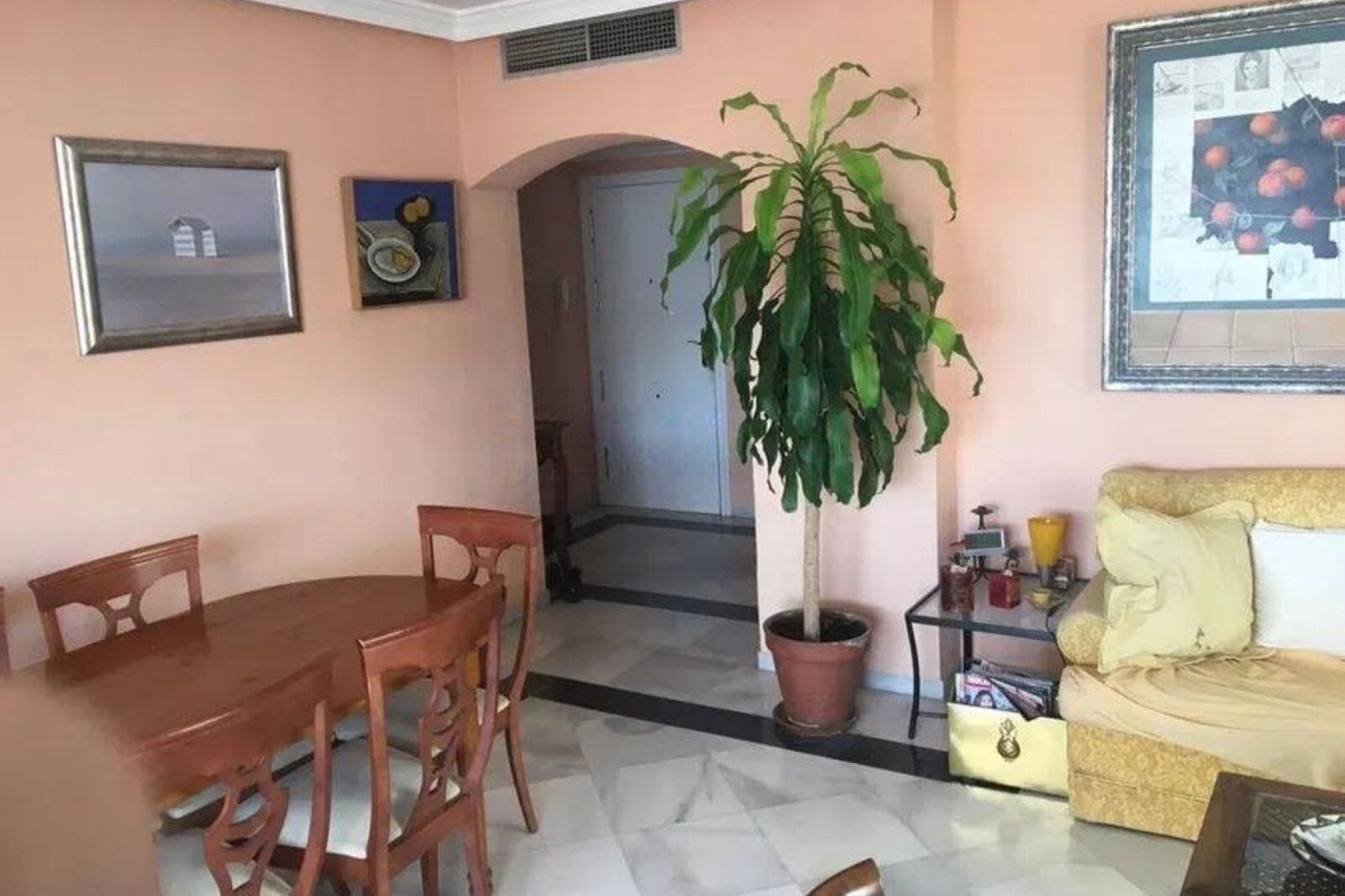 Resale - apartment - Marbella - Nueva Andalucía
