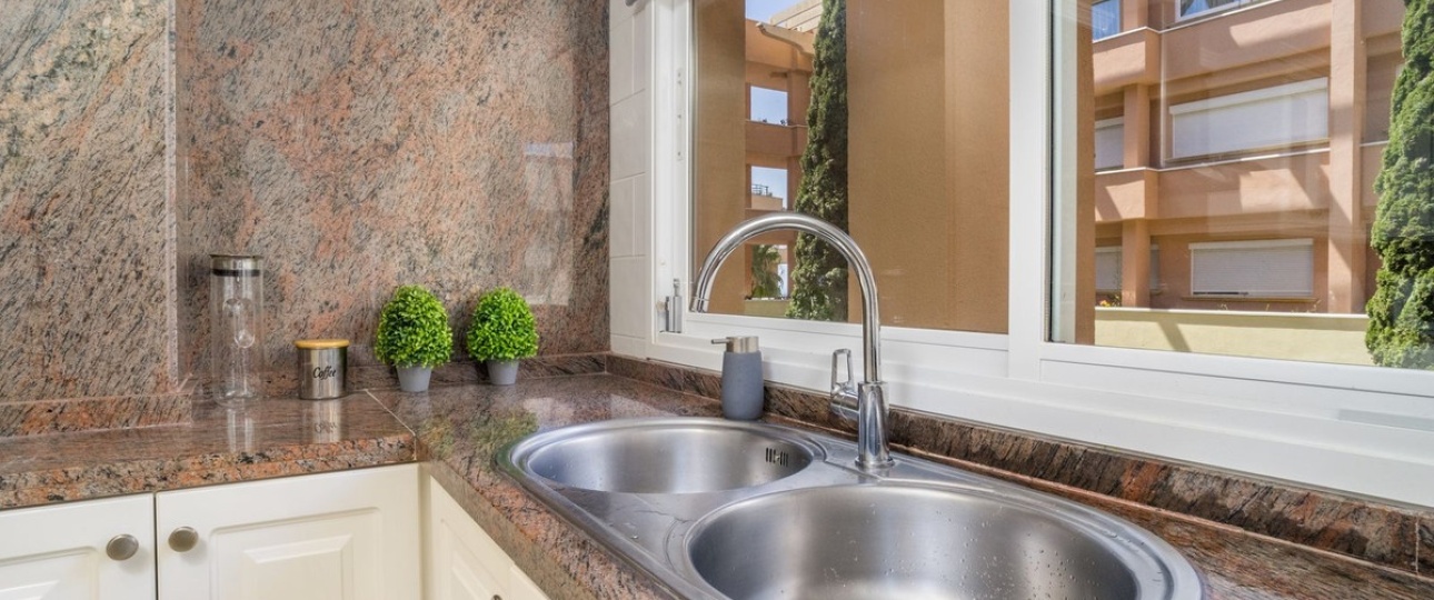 Resale - apartment - Marbella - Nueva Andalucía