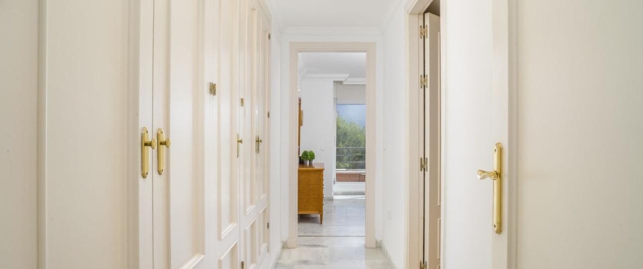 Resale - apartment - Marbella - Nueva Andalucía
