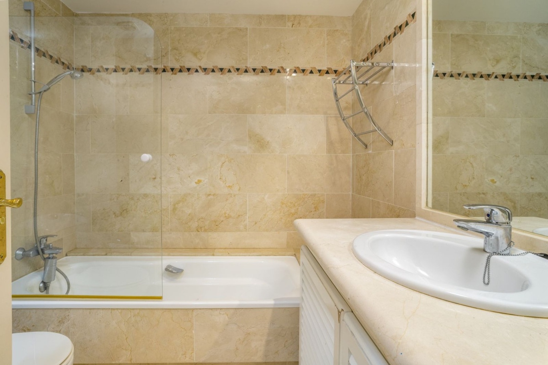Resale - apartment - Marbella - Nueva Andalucía