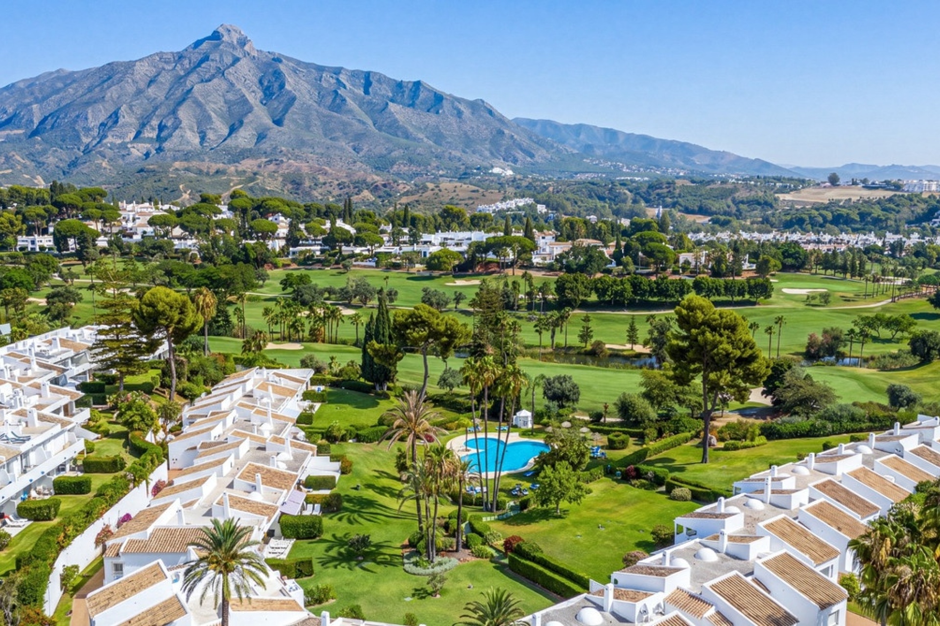 Resale - apartment - Marbella - Nueva Andalucía