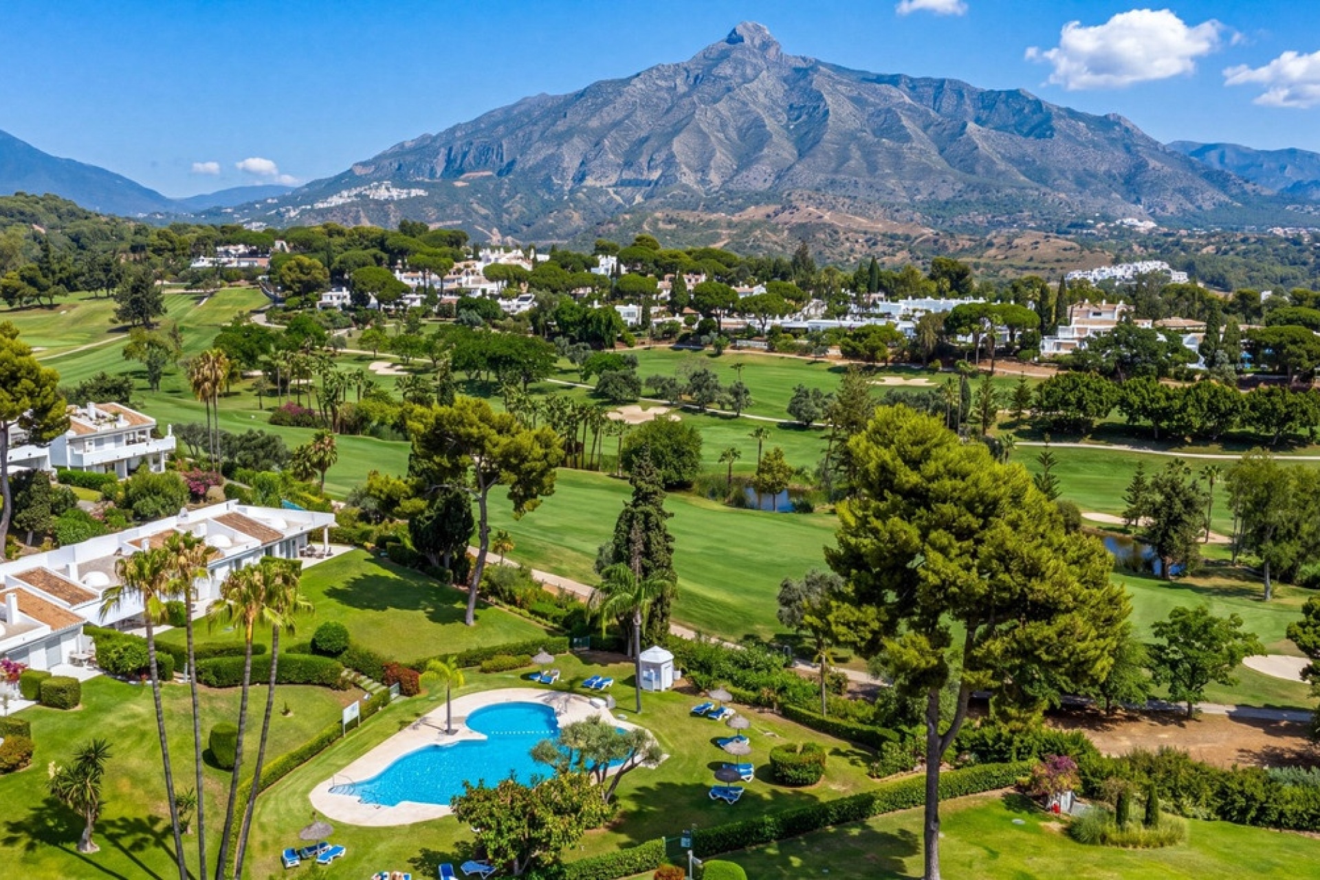 Resale - apartment - Marbella - Nueva Andalucía