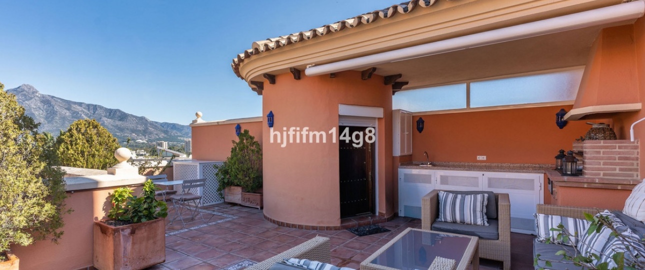 Resale - apartment - Marbella - Nueva Andalucía