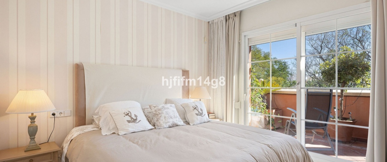 Resale - apartment - Marbella - Nueva Andalucía