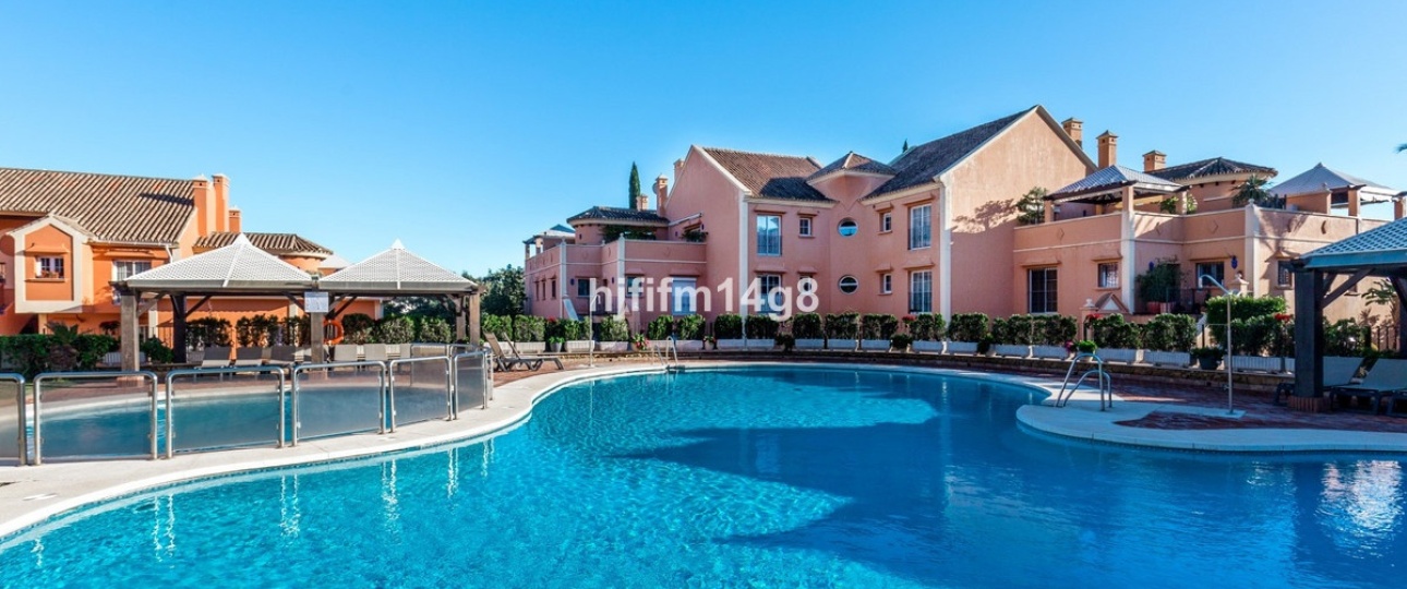 Resale - apartment - Marbella - Nueva Andalucía