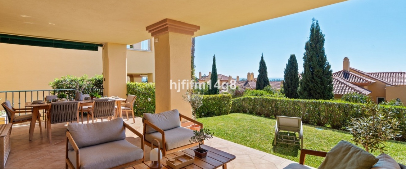 Resale - apartment - Marbella - Nueva Andalucía