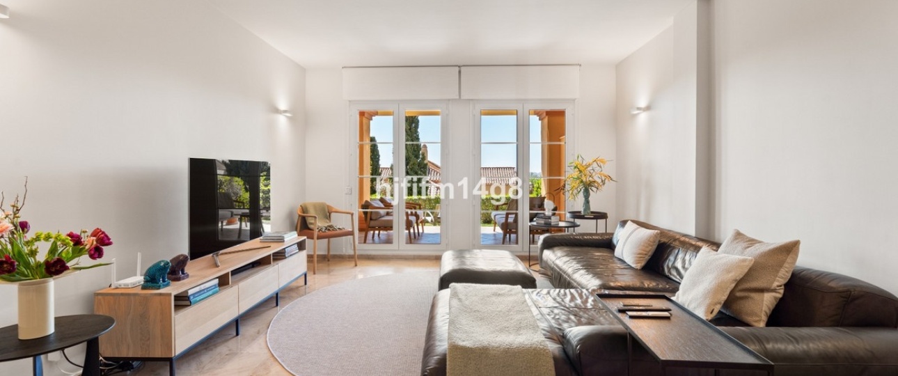 Resale - apartment - Marbella - Nueva Andalucía