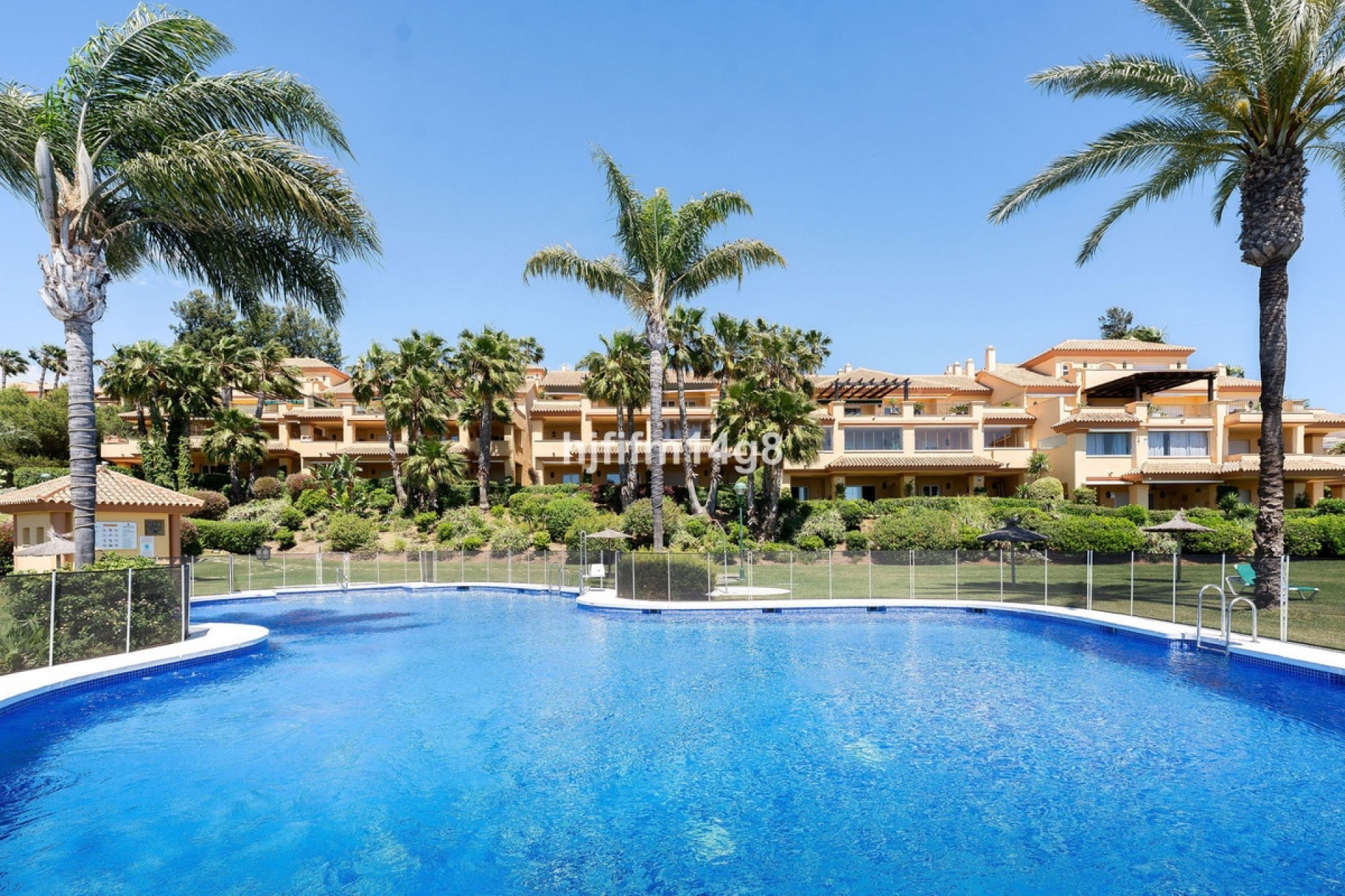 Resale - apartment - Marbella - Nueva Andalucía