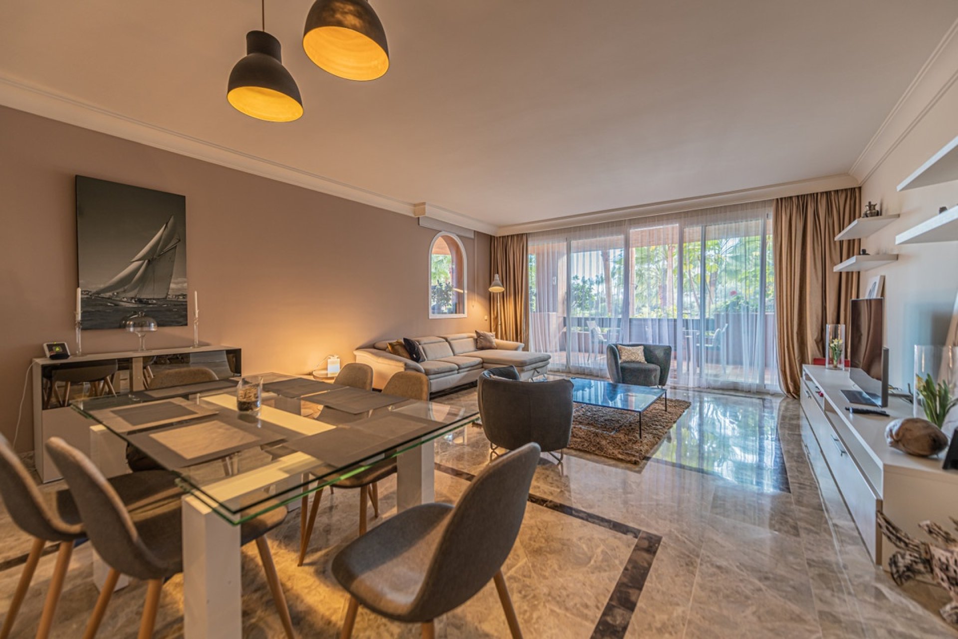 Resale - apartment - Marbella - Nueva Andalucía
