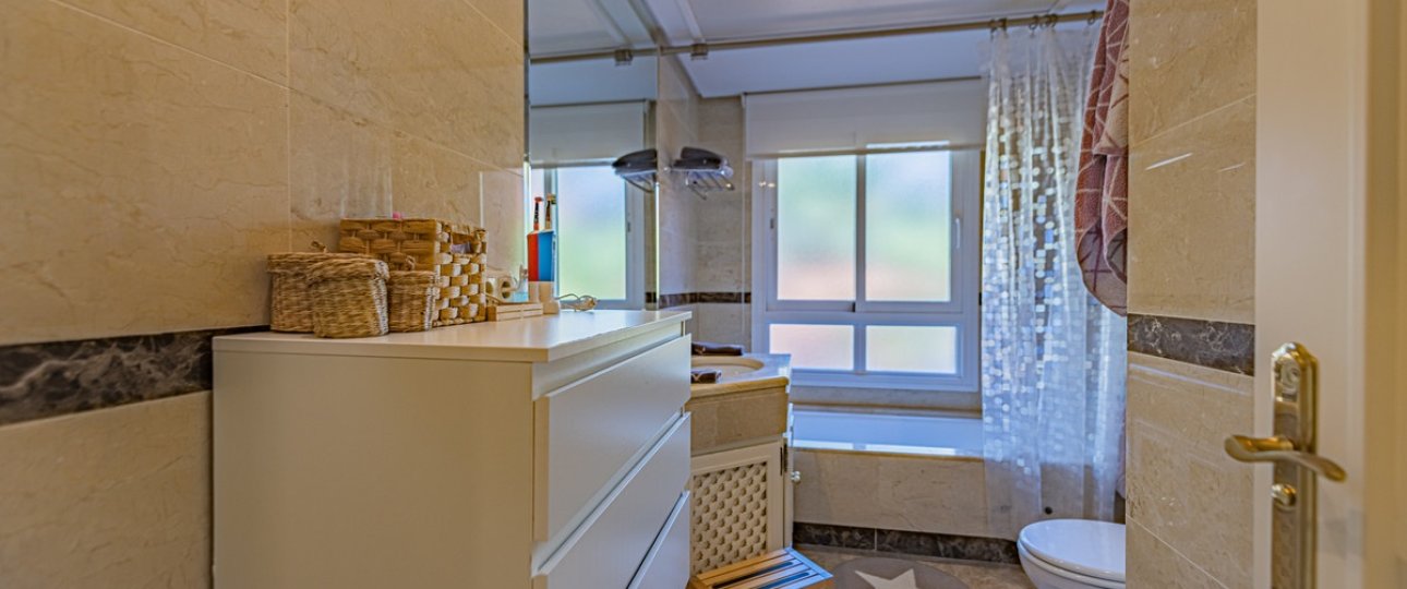 Resale - apartment - Marbella - Nueva Andalucía