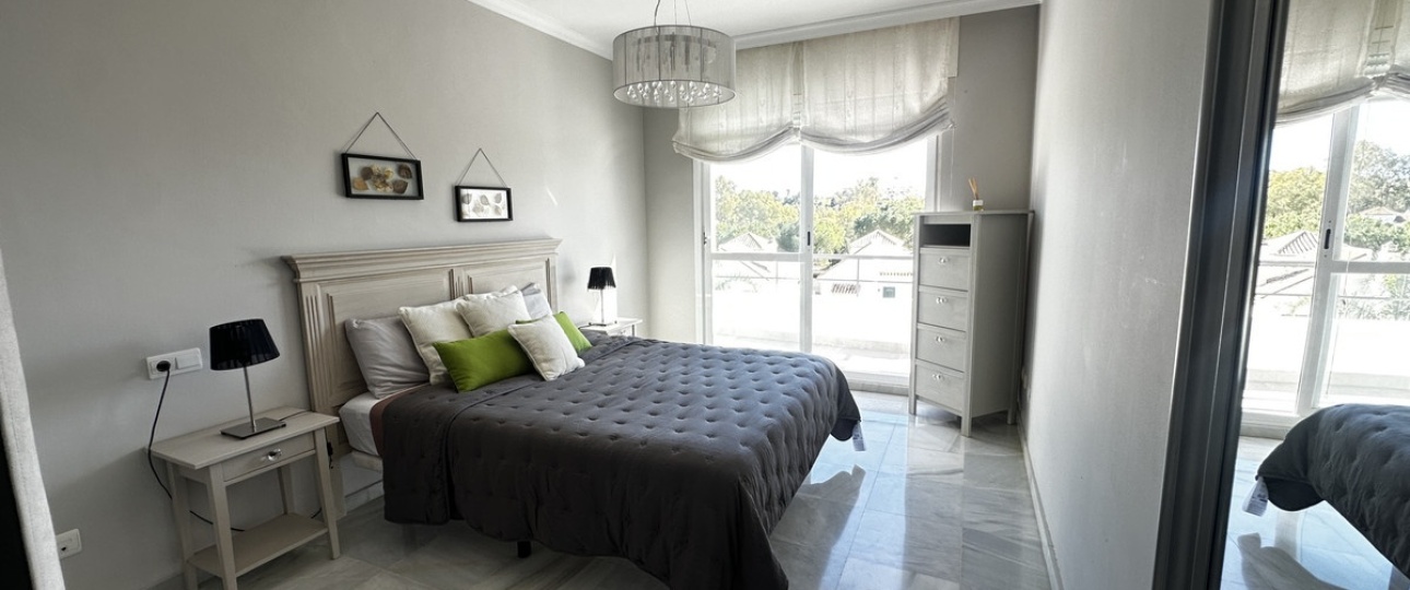Resale - apartment - Marbella - Nueva Andalucía