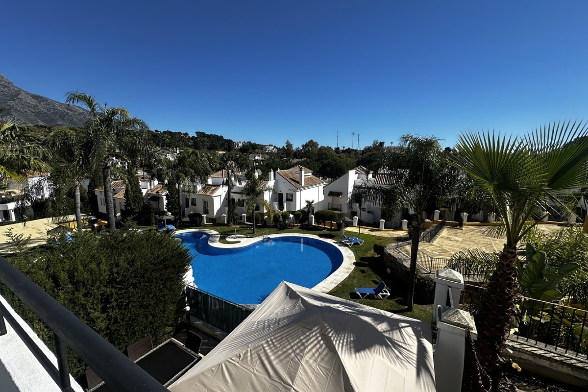 Resale - apartment - Marbella - Nueva Andalucía