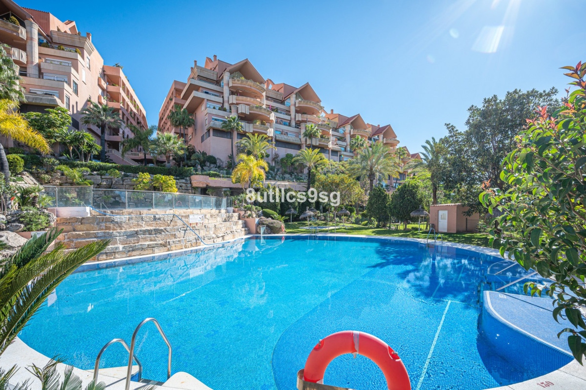 Resale - apartment - Marbella - Nueva Andalucía