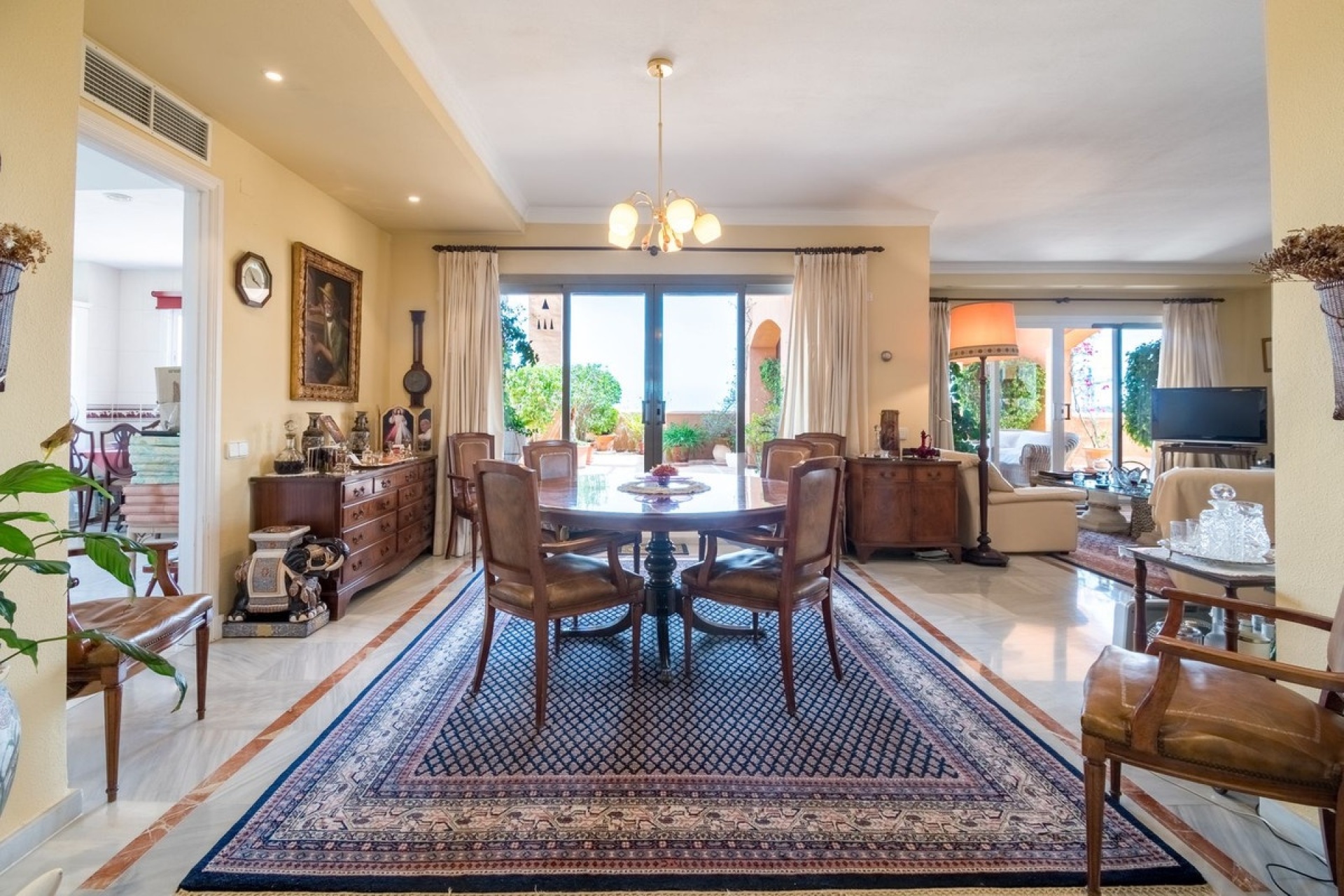 Resale - apartment - Marbella - Nueva Andalucía