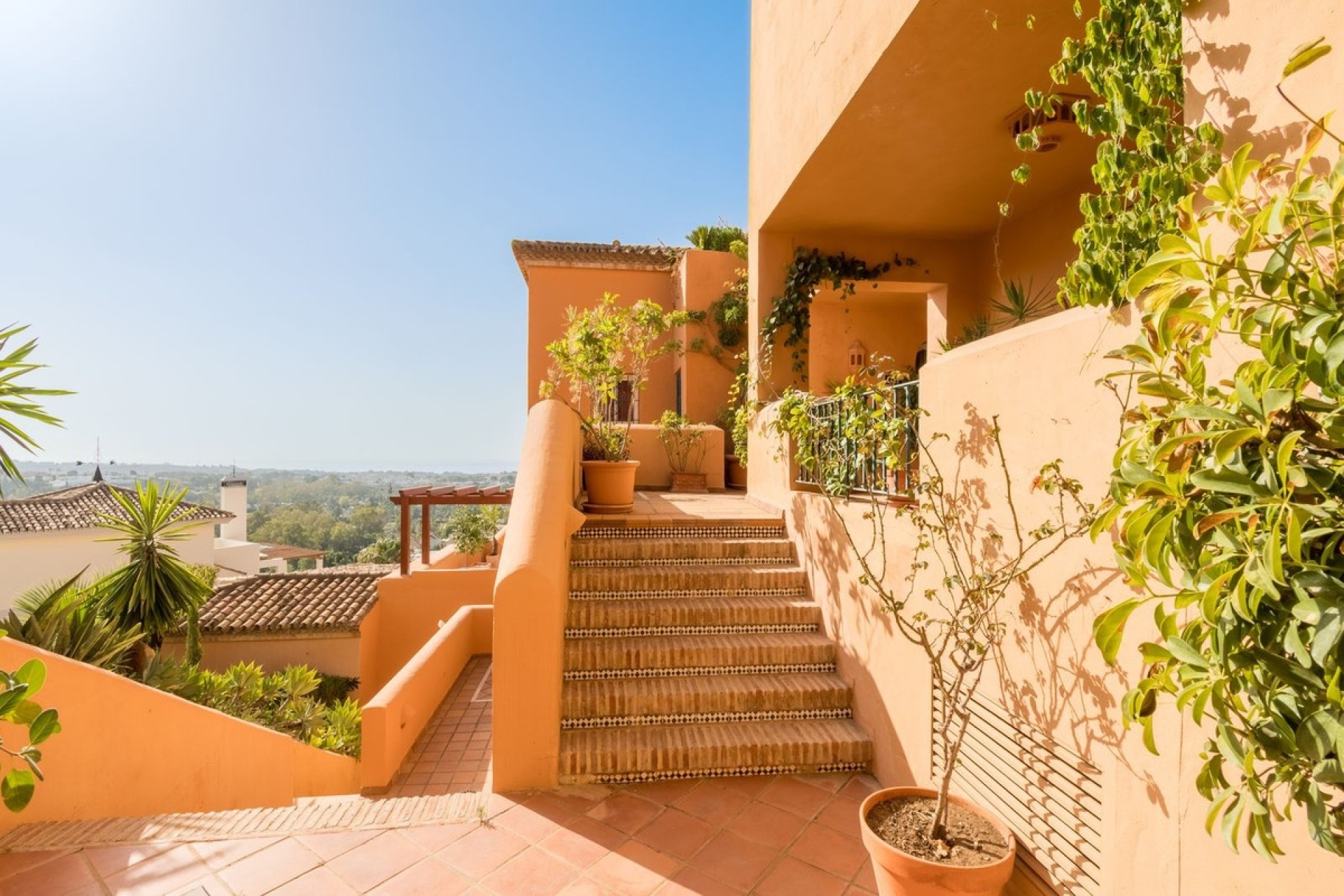Resale - apartment - Marbella - Nueva Andalucía