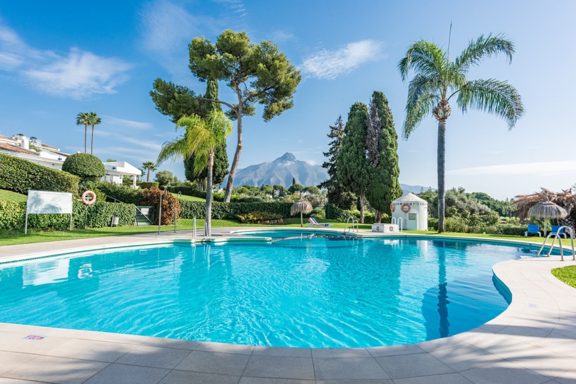 Resale - apartment - Marbella - Nueva Andalucía