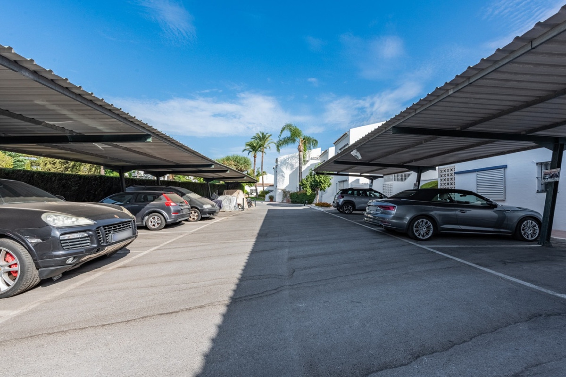 Resale - apartment - Marbella - Nueva Andalucía