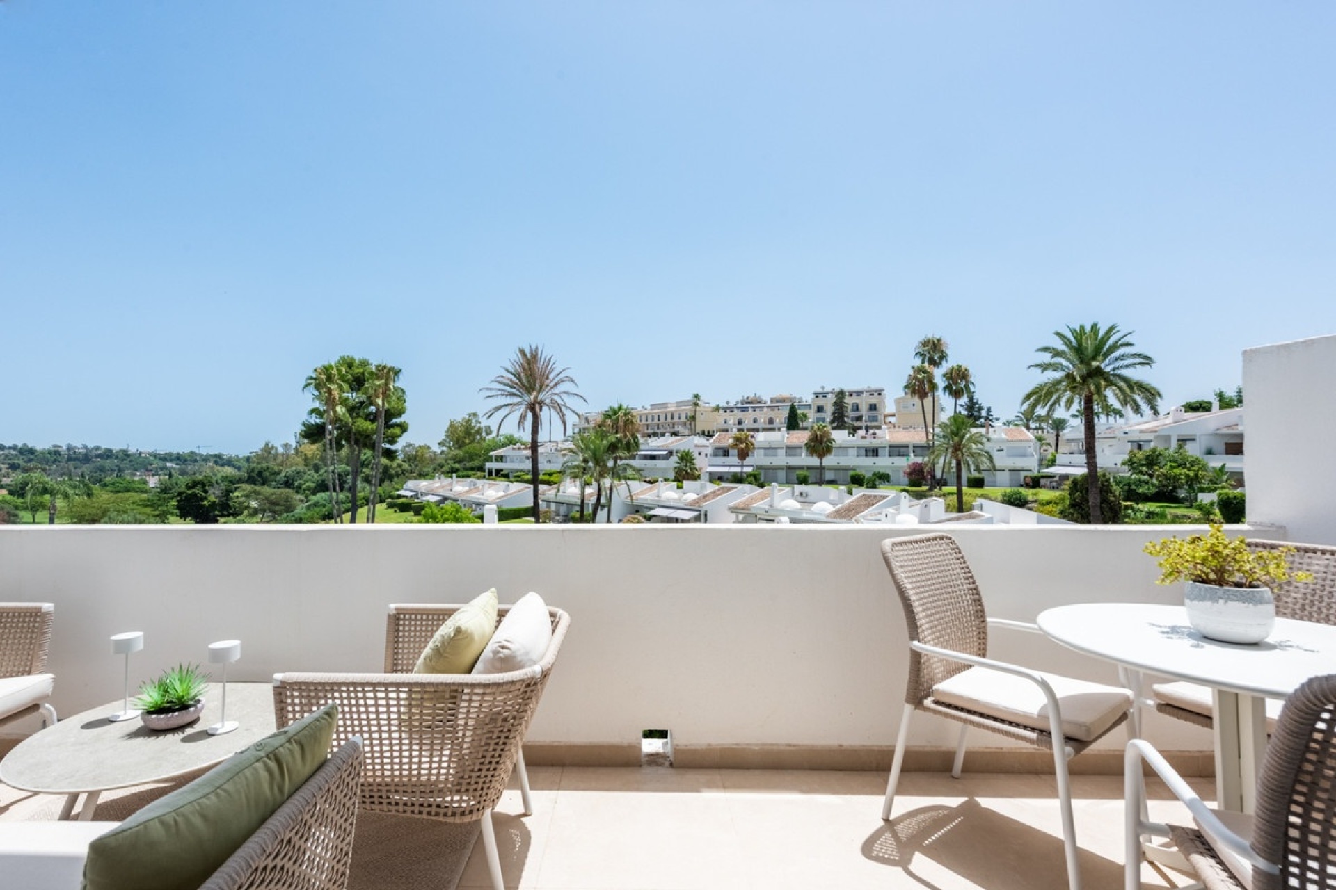 Resale - apartment - Marbella - Nueva Andalucía