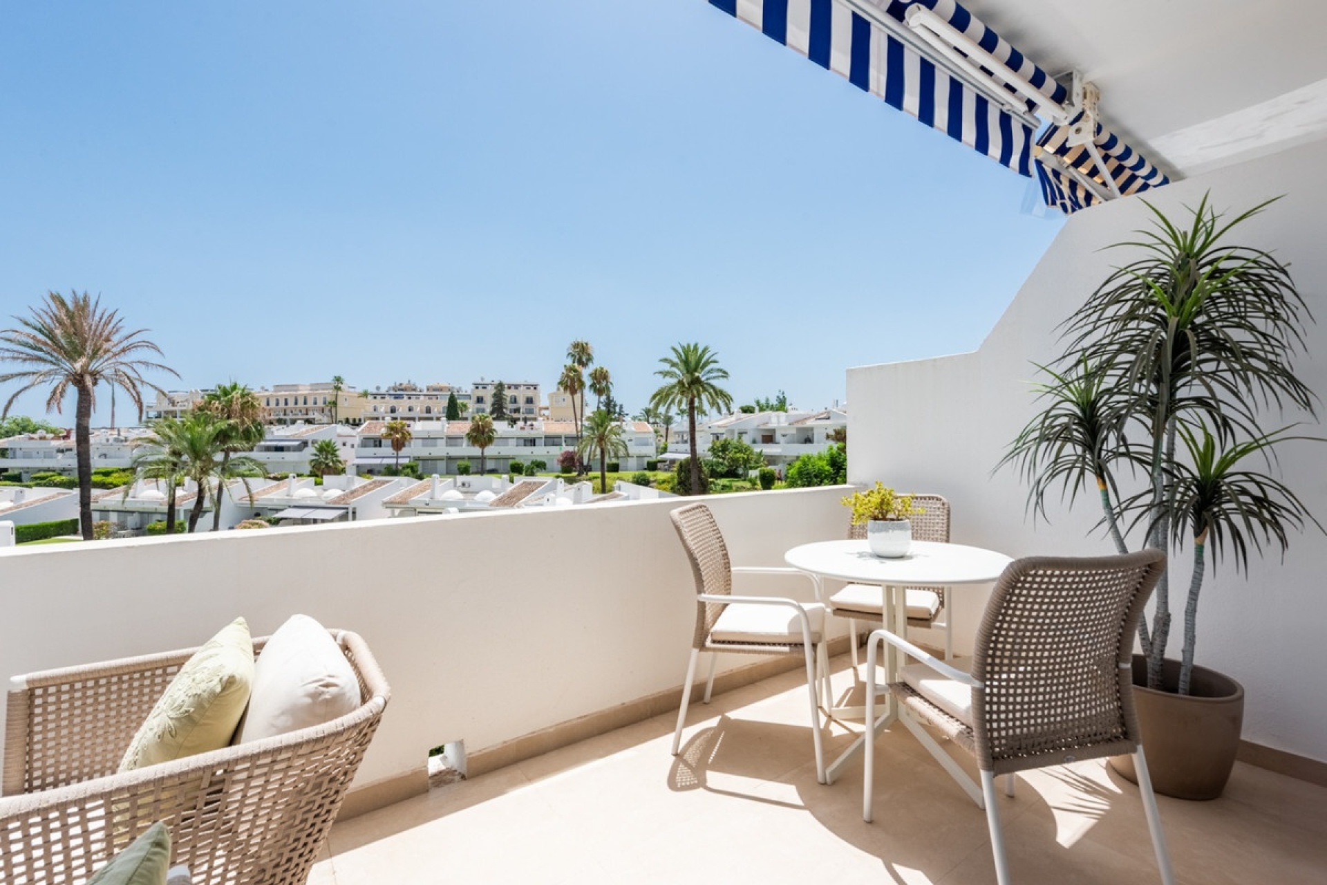 Resale - apartment - Marbella - Nueva Andalucía