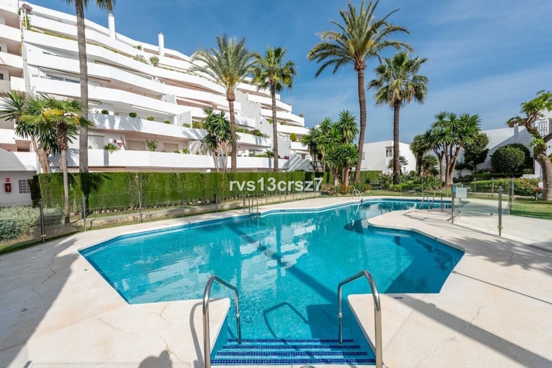 Resale - apartment - Marbella - Nueva Andalucía