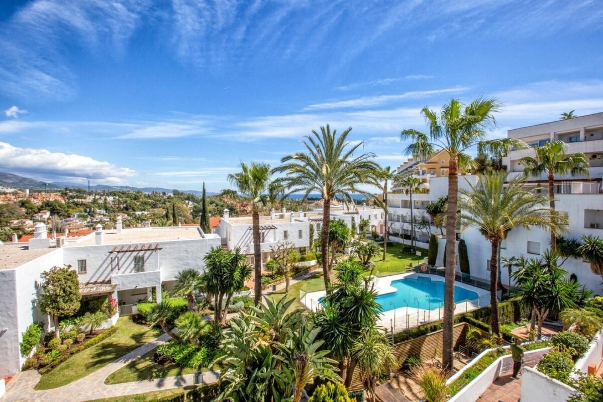 Resale - apartment - Marbella - Nueva Andalucía