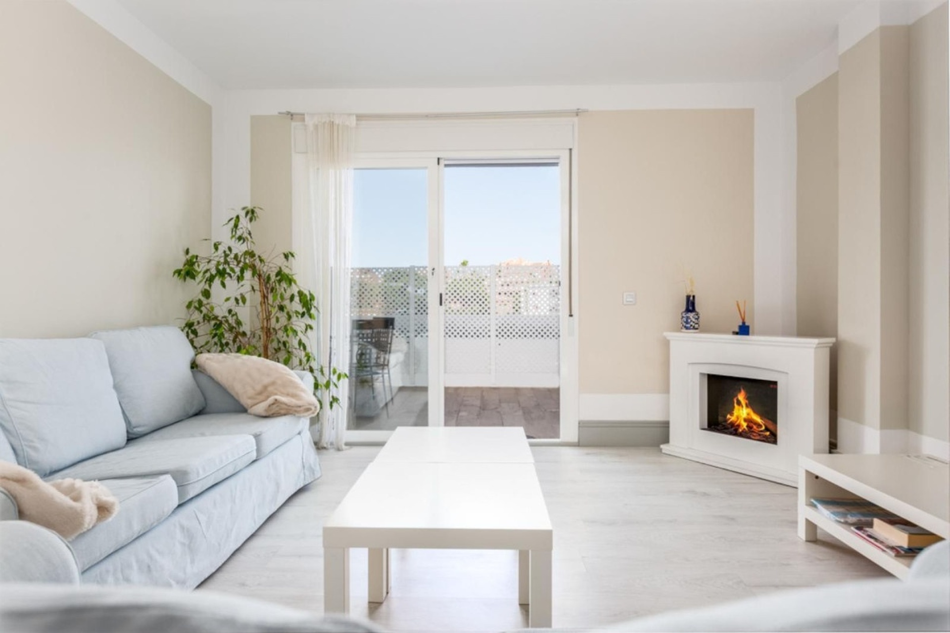Resale - apartment - Marbella - Nueva Andalucía