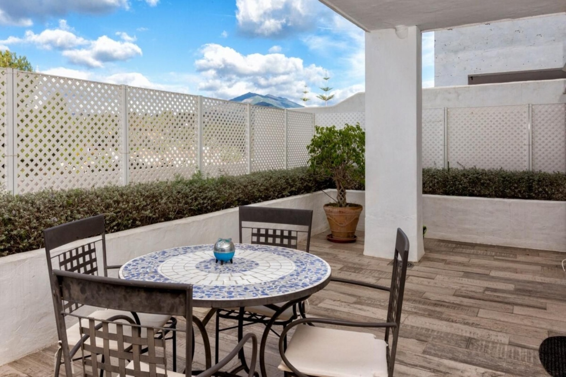 Resale - apartment - Marbella - Nueva Andalucía