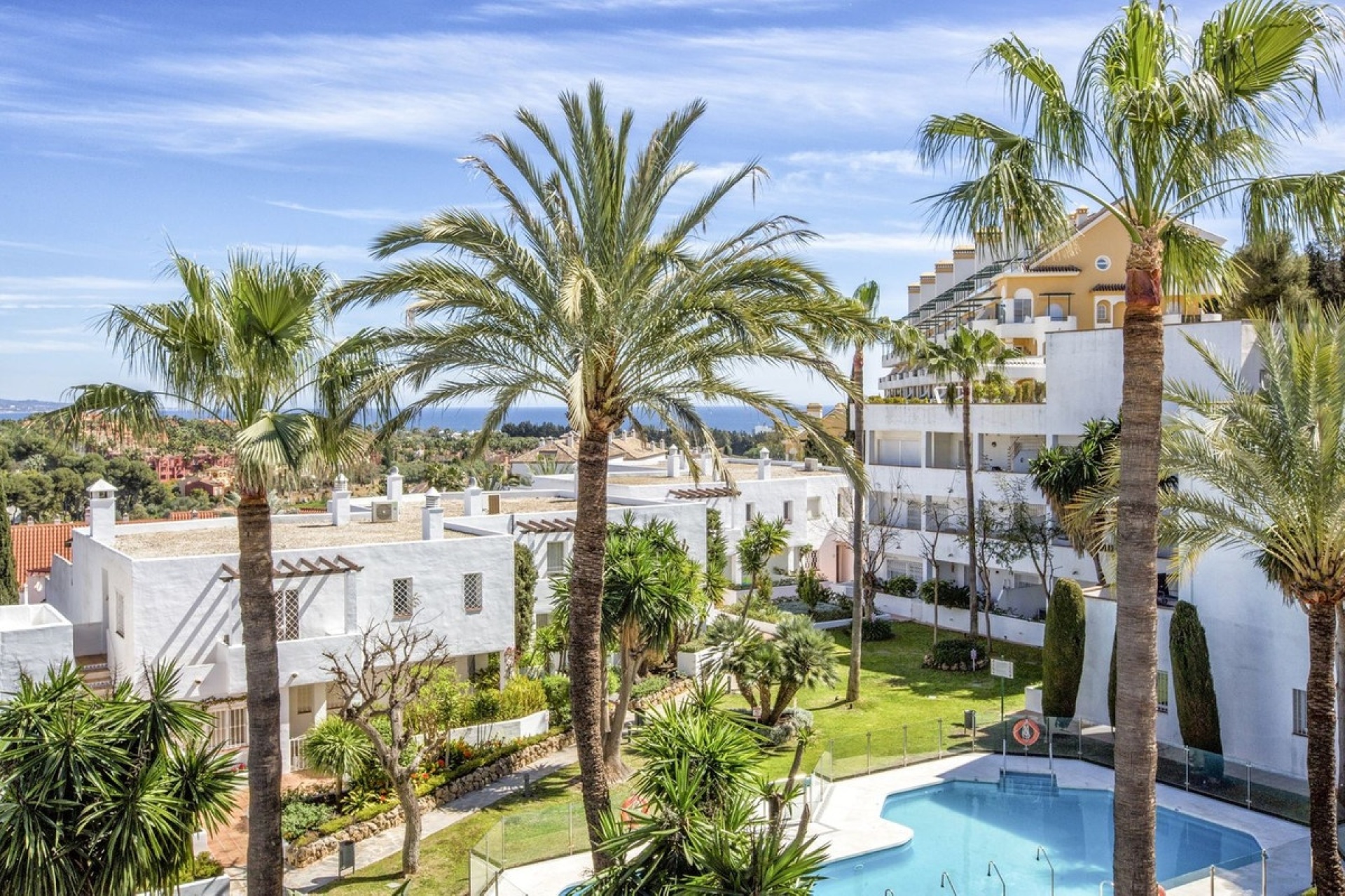Resale - apartment - Marbella - Nueva Andalucía