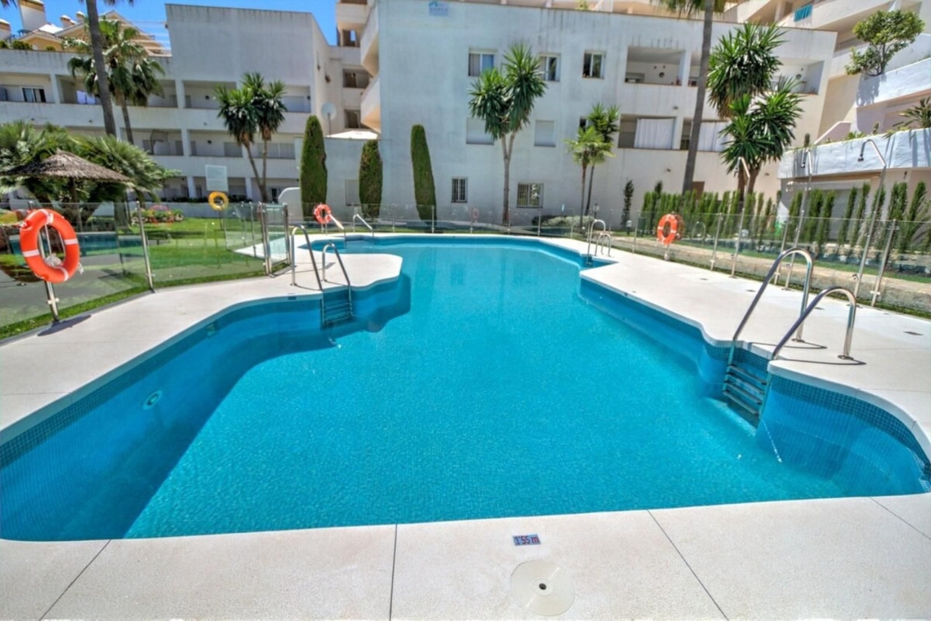 Resale - apartment - Marbella - Nueva Andalucía