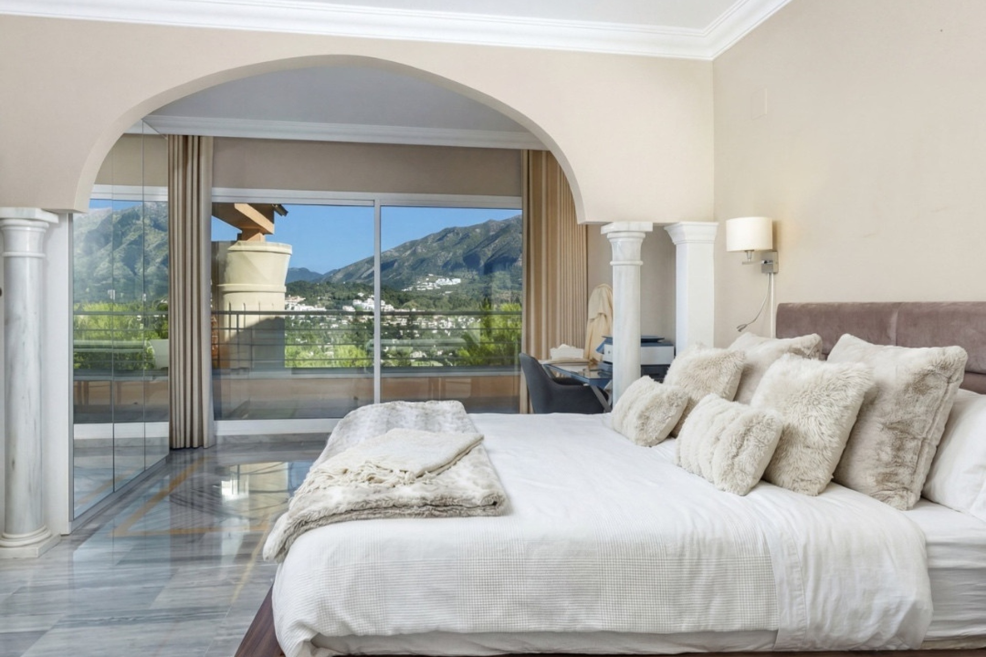 Resale - apartment - Marbella - Nueva Andalucía