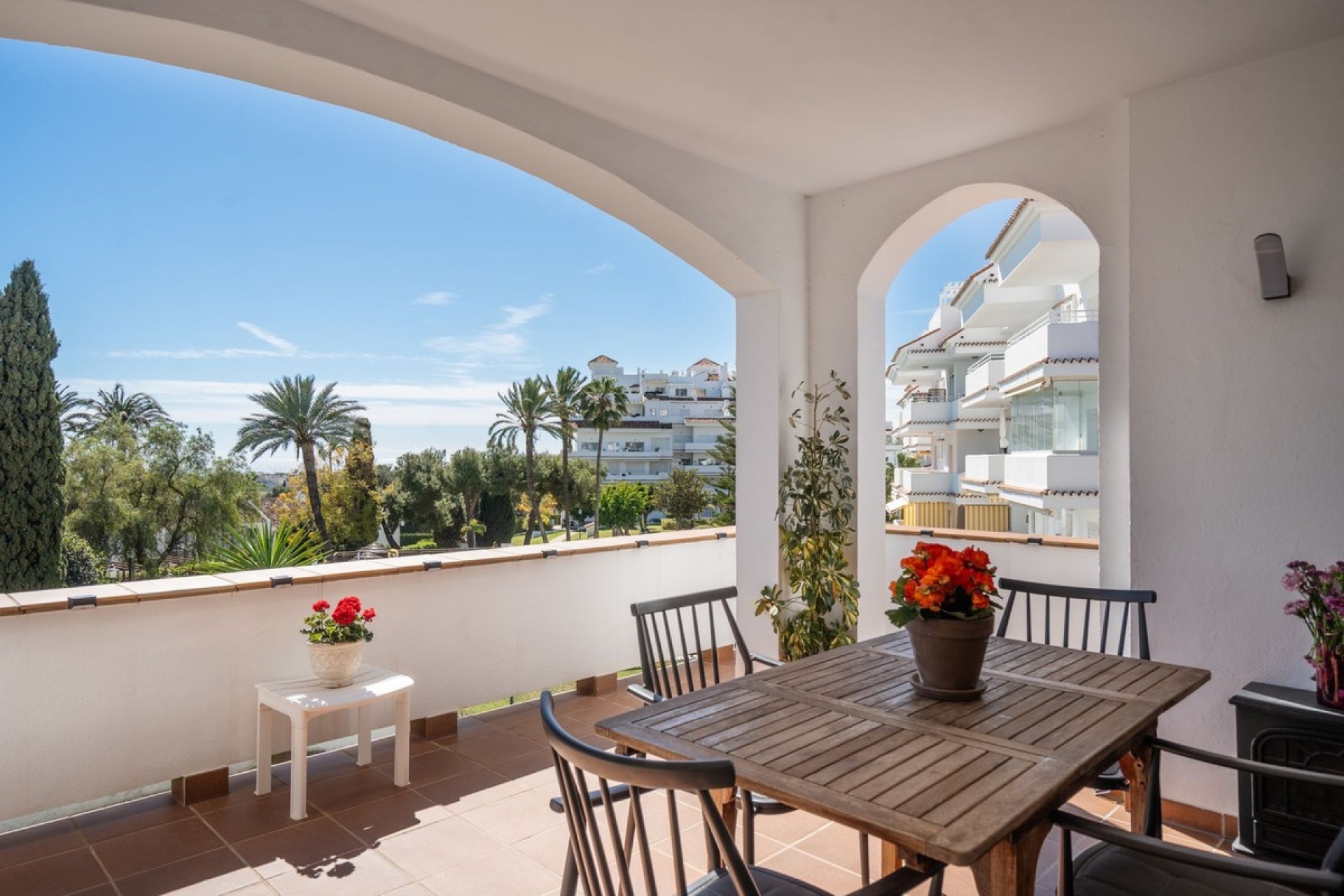 Resale - apartment - Marbella - Nueva Andalucía