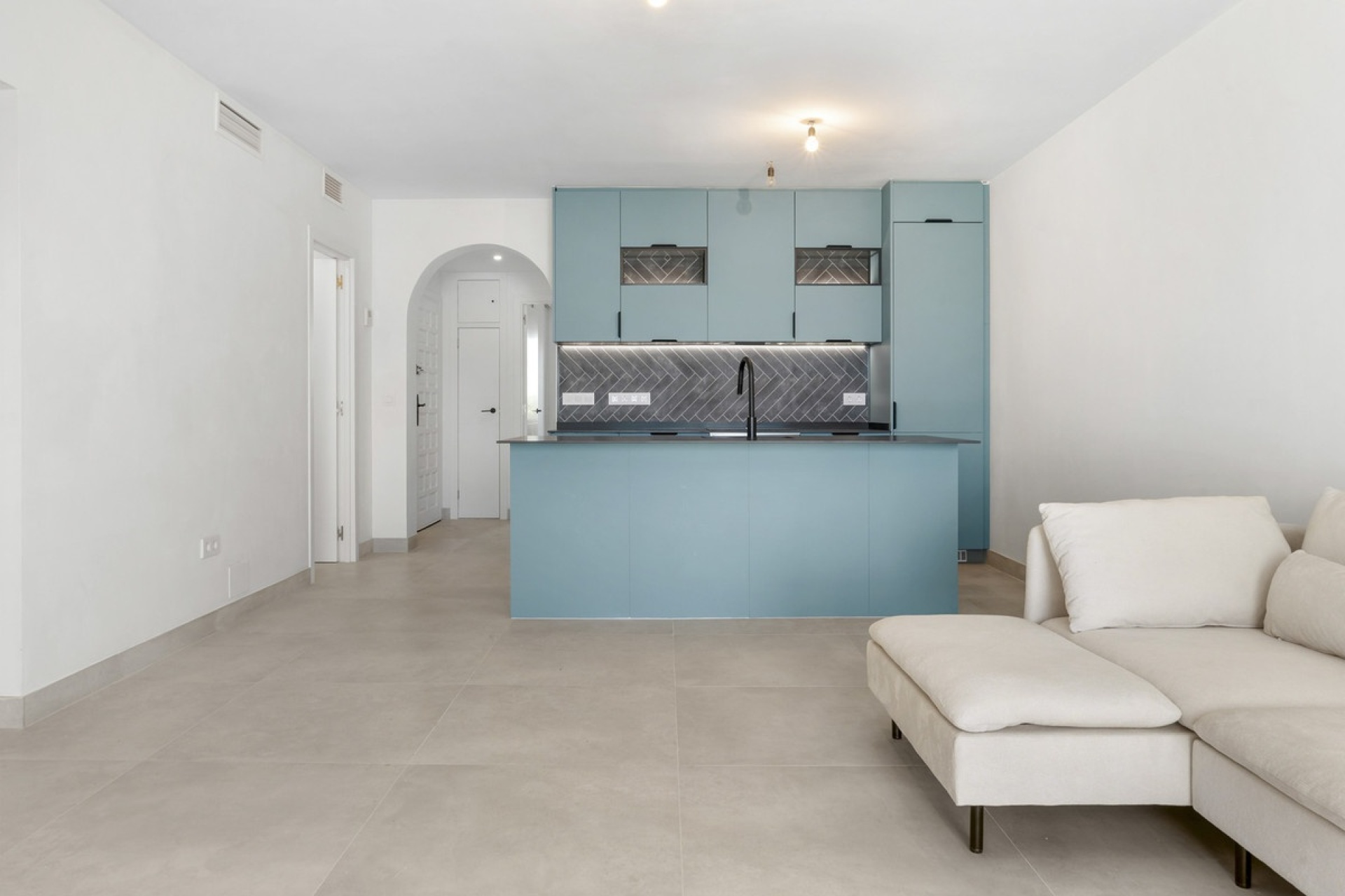 Resale - apartment - Marbella - Nueva Andalucía