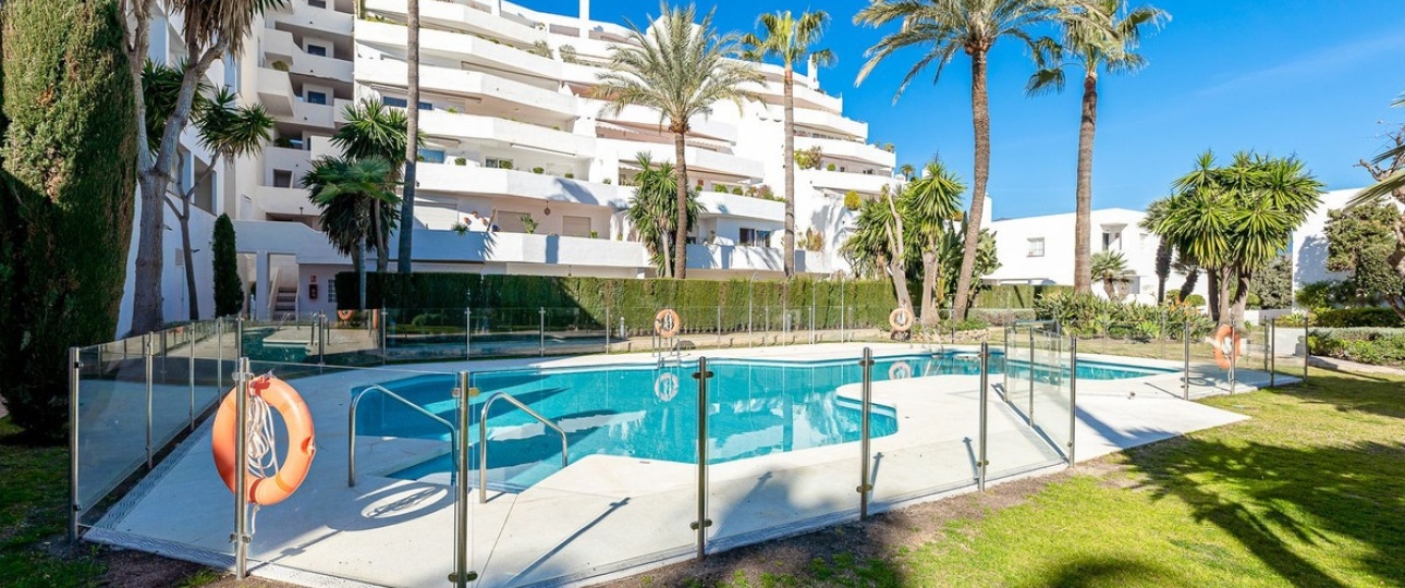 Resale - apartment - Marbella - Nueva Andalucía