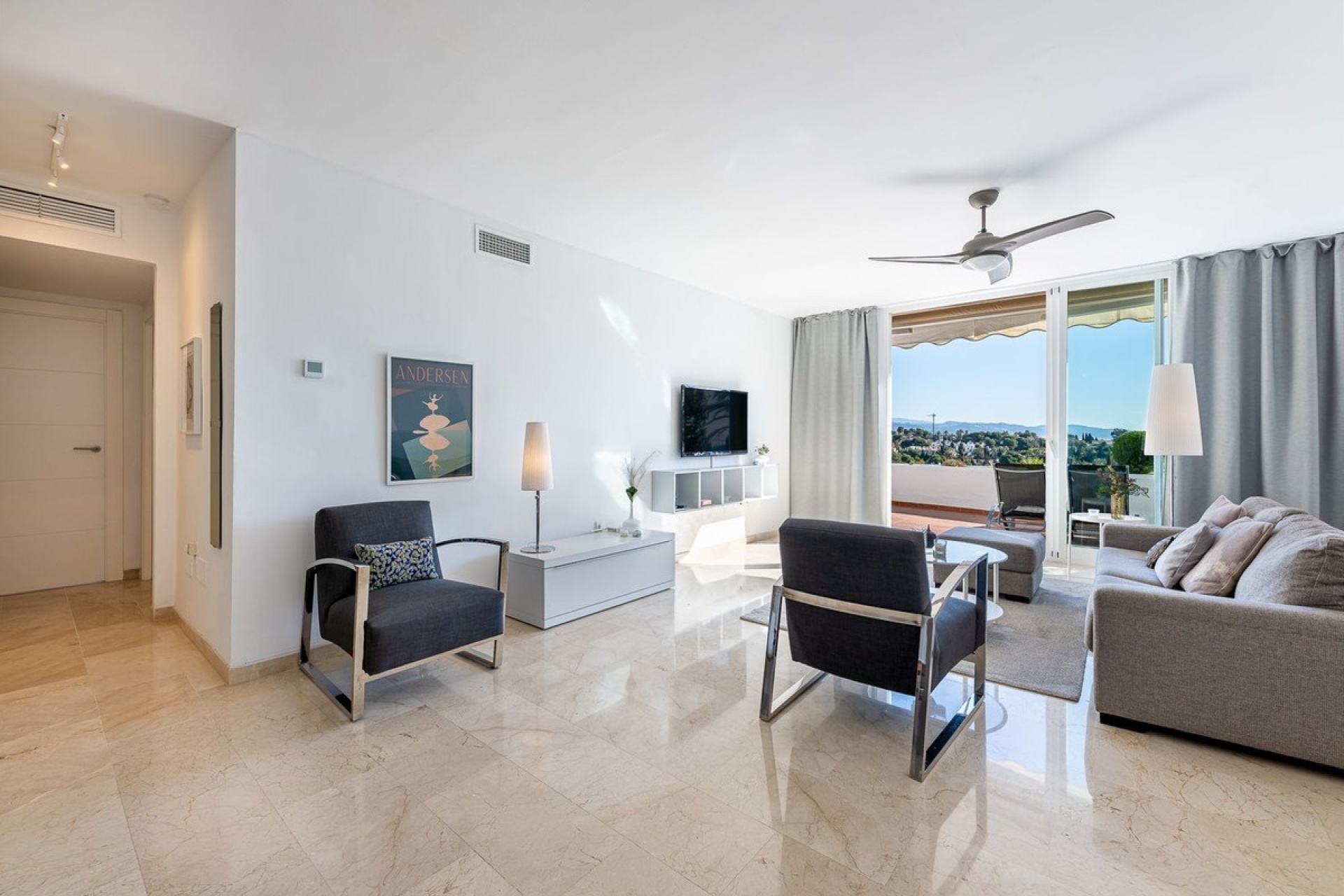 Resale - apartment - Marbella - Nueva Andalucía