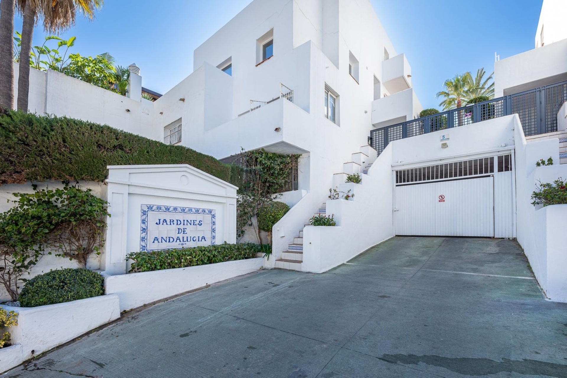 Resale - apartment - Marbella - Nueva Andalucía
