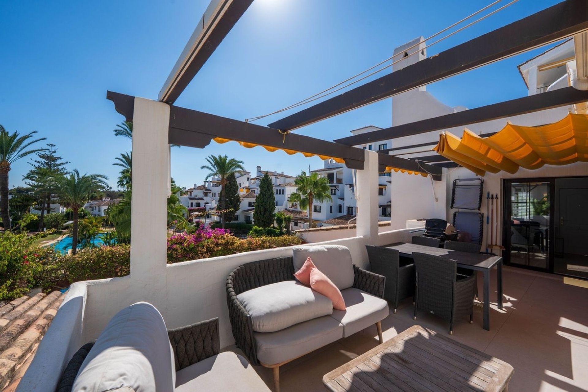 Resale - apartment - Marbella - Nueva Andalucía